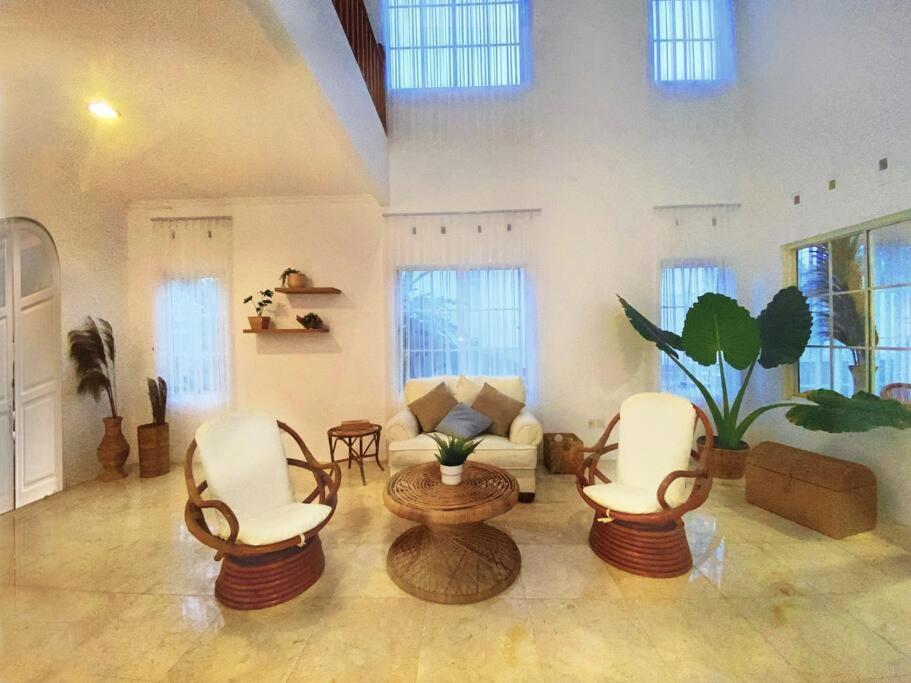Tropical Villa By Villapedia Citaringgul 외부 사진